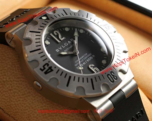 ブランド ブルガリ 時計コピー ディアゴノ プロフェッショナル スクーバ SD42SVD